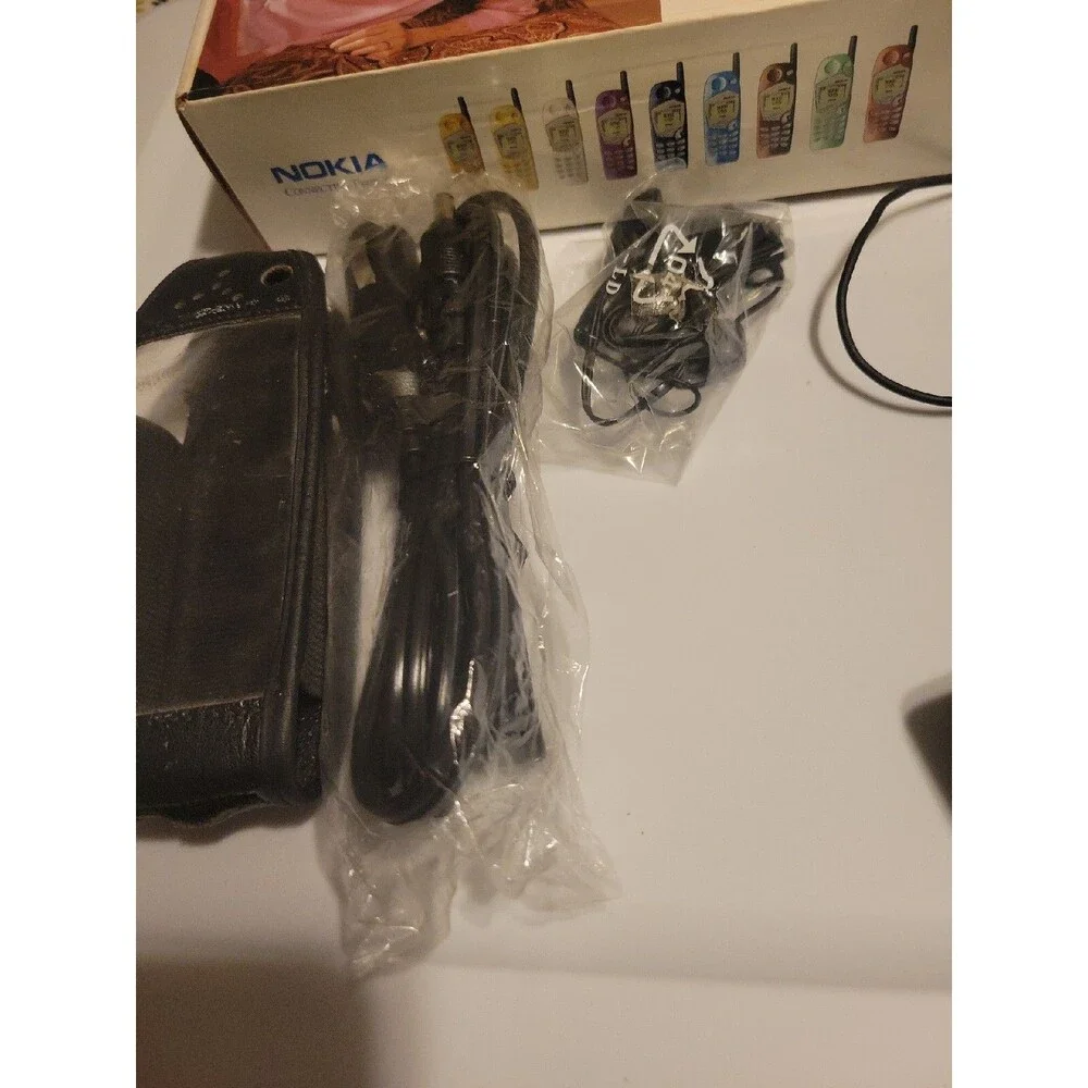 Nokia 5165 - Black (US Cellular) TDMA Candybar Phone Box Case Car Plug Charger